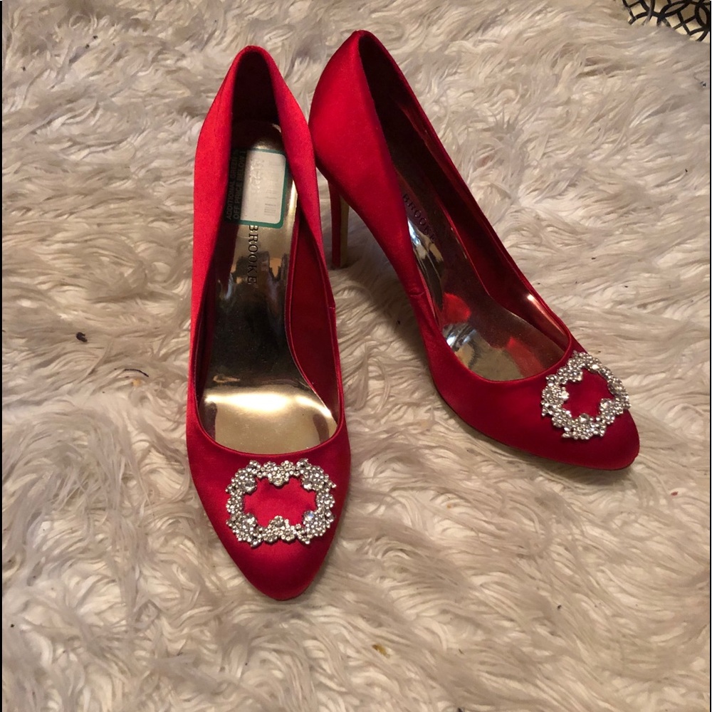 Brand new Audrey Brook red pumps